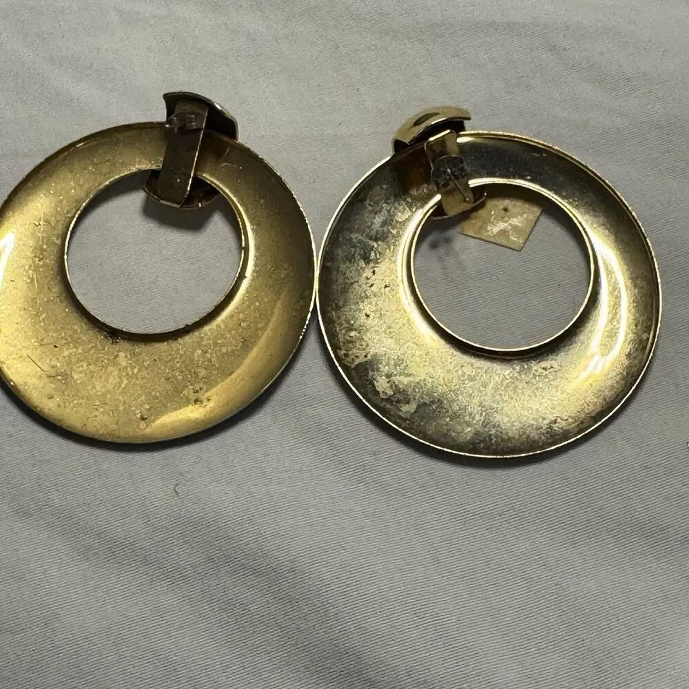 Vintage Avon Door knocker Style Clip-On Earrings Black Gold Tone Metal 1980's